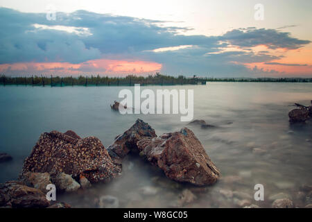 Sonnenaufgang Blick auf Wakra Strand Stockfoto