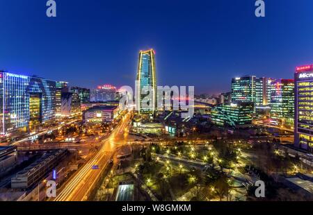 Nachtansicht von Zhongguancun Science Park, wie China's Silicon Valley, in Haidian District, Beijing, China, 4. Februar 2015 bekannt. Stockfoto