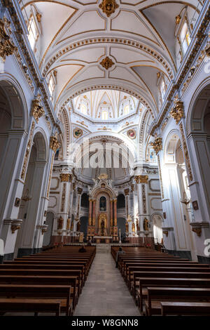 Innenraum der Kirche von La Mare de Déu del Consol ("Unserer Lieben Frau von Trost"), Altea, Alicante, Spanien Stockfoto