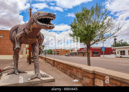 Holbrook, Arizona/USA - August 3, 2919: Braun Dinosaurier Statue Stockfoto