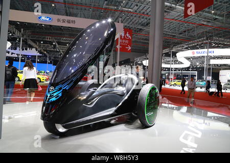 Ein Toyota FV2 Concept Car wird auf dem Display während der 16. Internationalen Automobil- Ausstellung in Shanghai, die auch als Auto Shanghai 2015, in Sha bekannt Stockfoto