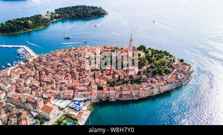 Die Altstadt von Rovinj, Istrien, Kroatien Reiseziel - schöne Luftaufnahme Stockfoto