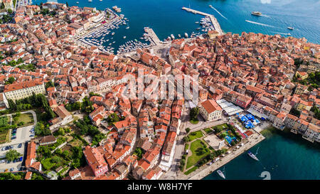 Die Altstadt von Rovinj, Istrien, Kroatien Reiseziel - schöne Luftaufnahme Stockfoto