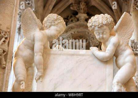 Angelots. Sanctuaire de Marguerite d'Autriche. Eglise Saint-Nicolas-de-Tolentin de Brou. Bourg-en-Bresse. /Putten. Das Heiligtum von Margarete von Österreich Stockfoto