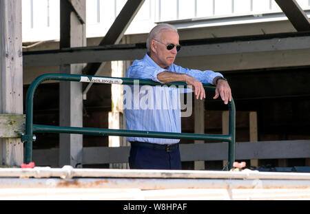 Clear Lake, Iowa, USA. 09 Aug, 2019. Vizepräsident Joe Biden besucht eine gemeinschaftliche Veranstaltung im Boone County Fairgrounds auf seinem Präsidentschaftswahlkampf Schwingen durch Central Iowa. Credit: Brian Cahn/ZUMA Draht/Alamy leben Nachrichten Stockfoto