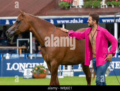 Dublin, Irland. 09 Aug, 2019. Santi Serra führt mit seiner Pferde an der Dublin Horse Show 2019 Quelle: John Rymer/Alamy leben Nachrichten Stockfoto