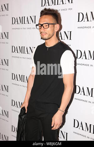 Pensionierte Japanischen Fußball-Star Hidetoshi Nakata stellt während einer Werbeveranstaltung für Damiani Schmuck in Hongkong, China, 4. Juni 2015. Stockfoto