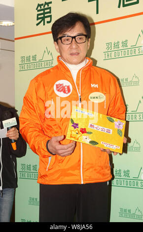 Hong Kong Action Star Jackie Chan besucht eine Wohltätigkeitsveranstaltung in Hongkong, China, 3. Februar 2015. Stockfoto