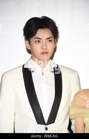 Chinesische Schauspieler Wu Yifan besucht eine Premiere für seinen neuen Film irgendwo in Peking, China, nur wir Wissen", den 2. Februar 2015. Stockfoto