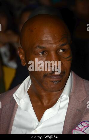 Pensionierten amerikanischen Boxer Mike Tyson besucht eine Veranstaltung von Shanghai Film Group Corporation während des 18. Shanghai International Film Festival in Shanghai. Stockfoto