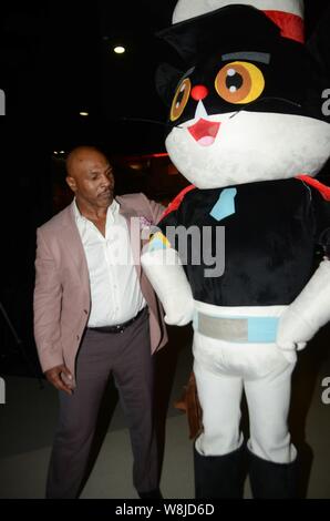 Pensionierten amerikanischen Boxer Mike Tyson besucht eine Veranstaltung von Shanghai Film Group Corporation während des 18. Shanghai International Film Festival in Shanghai. Stockfoto