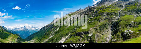 Tolle Aussicht auf die Gletscher in den Schweizer Alpen - Panorama der Schweiz Stockfoto