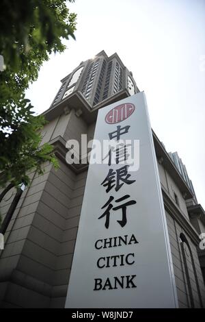 ---- Blick auf eine Tafel von China CITIC Bank in Nanjing, Provinz Jiangsu, China, 24. Mai 2015. Schlechte Kredite weiterhin in China steigen Stockfoto