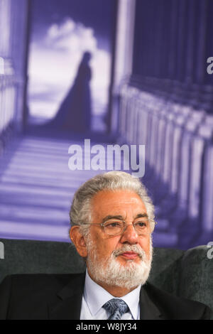 Spanische Tenor und Dirigent Plácido Domingo besucht eine Pressekonferenz für die Oper Simon Boccanegra' in Peking, China, 18. August 2015. Stockfoto