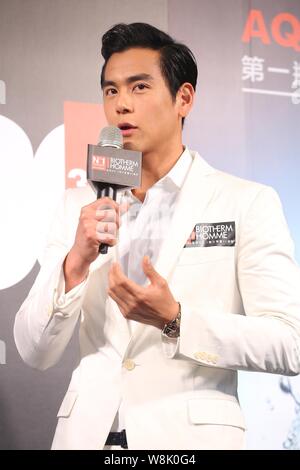 Taiwanesische Schauspieler Eddie Peng spricht bei einer Werbeveranstaltung für Biotherm Homme in Taipei, Taiwan, 9. Mai 2015. Stockfoto