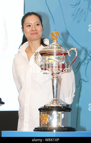 Pensionierte chinesischen Tennis star Li Na stellt während einer Wohltätigkeitsveranstaltung für schwangere Frauen in Peking, China, 26. März 2015. Stockfoto