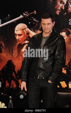 Englisch Schauspieler Richard Armitage stellt während der Pressekonferenz für die Premiere seines Films "The Hobbit: Die Schlacht der Fünf Heere" in Peking, Stockfoto