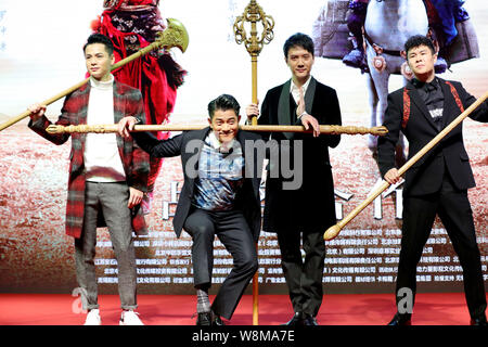 (Von links) Hong Kong Schauspieler Law Chung-Ihm, besser bekannt als ihm Recht, und Aaron Kwok, chinesische Akteure Feng Shaofeng und Shen Er, besser bekannt als Xiaoshe Stockfoto
