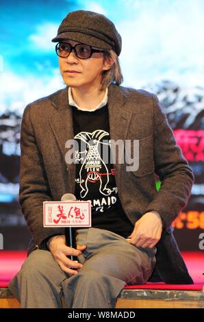 Hong Kong Regisseur Stephen Chow besucht eine Pressekonferenz für seinen Film "Die Meerjungfrau" in Shanghai, China, 27. Januar 2016. Stockfoto