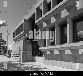 Brantford Rathaus. Das Gebäude ist mit 100 Wellington Square entfernt. Von Michael Kopsa entworfen und 1967 erbaut, Brutalist architektonisches Design Stockfoto