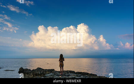 Sommer Urlaub - tolle Atmosphäre am Meer an der Küste des Schwarzen Meeres in Bulgarien - strahlender Sonnenschein, Sandstrände, schöne Bild Stockfoto