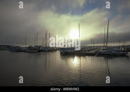 LAPPEENRANTA, Finnland - 12. JUNI 2017: Juni Mystischer Morgen auf Saimaa See Stockfoto