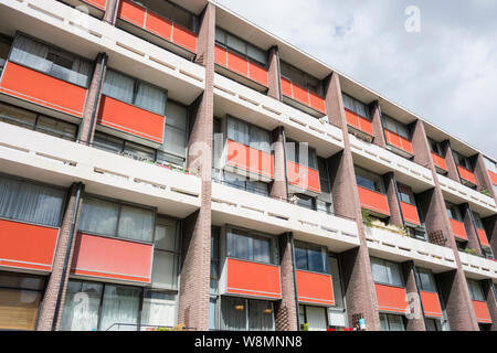 Die Außenseite des Basterfield House Apartments Immobilien auf Golden Lane, London, EC1, UK Stockfoto