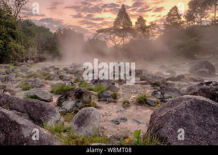 Heißer Frühling in Chae Sohn Nationalpark, Lampang, Thailand Stockfoto