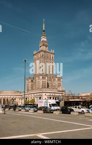 Warschau, Polen - 18 April 2019: Palast der Kultur und Wissenschaft (PKiN) in Warschau, Polen Stockfoto