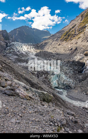 Wandern durch das karge und raue Landschaft, dem Leiter der Franz Josef Gletscher in Neuseeland niemand im Bild führt Stockfoto