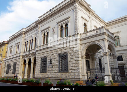 Der Palazzo Strozzi, gebaut. c 1863, seine Fassade komplett gekleidet in Bottocini Marmor, einen eklektischen Stil mischen Toskanischen und venezianischen Motiven, jetzt bank Häuser Stockfoto