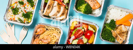 Essen Lieferung Konzept - gesundes Mittagessen in Kartons. Stockfoto