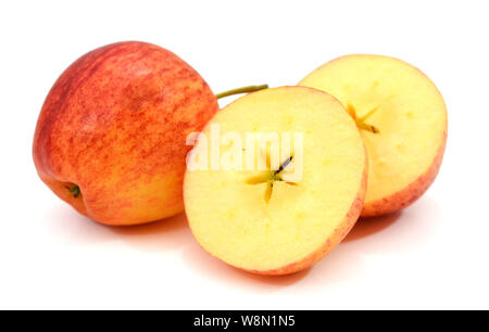 Frische Gala Apfel isoliert auf weißem Hintergrund Stockfoto