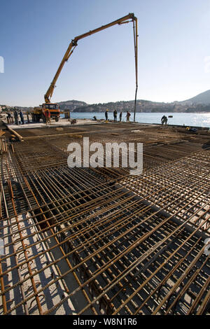 Betonierarbeiten auf Baustelle in Dubrovnik Hafen Stockfoto