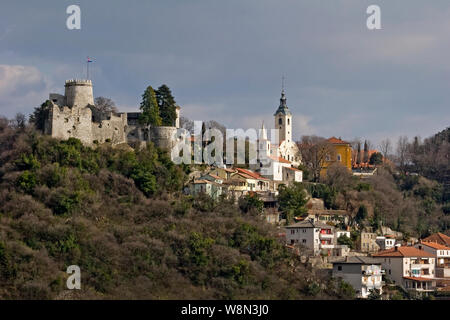 Trsat Burg, Kirche der Muttergottes von Trsat und Kirche von St George, Stadt Rijeka, Kroatien Stockfoto