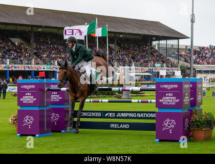 Dublin, Irland, 09. August 2019. Shane Sweetnam für Team Irland konkurrieren für den Aga Khan Schale in der longines Nations Cup Springreiten am RDS Dublin Horse Show. Quelle: John Rymer/Alamy leben Nachrichten Stockfoto