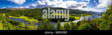 Panoramablick über Loch Tummel und Tay Forest Park in die Berge von Glencoe von der Queen's View in der Nähe von Pitlochry in Schottland Stockfoto