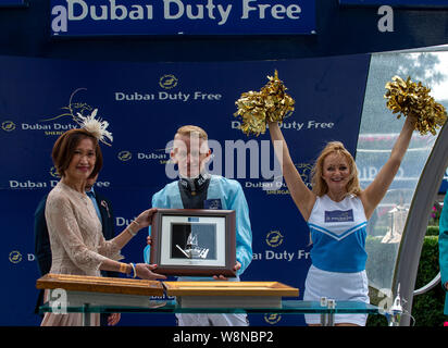 Ascot, Großbritannien. 10 Aug, 2019. Jockey Filip Minarik gewinnt den Dubai Duty Free Shergar Cup Strich auf Pferd Stein des Schicksals. Der Dubai Duty Free Shergar Cup ist eine einzigartige Punkte Wettbewerb, wo 12 der oberen Jockeys der Welt in vier Teams über vier Rennen konkurrieren. Die Mannschaften sind Großbritannien und Irland, die Mädchen, Europa und dem Rest der Welt. Credit: Maureen McLean/Alamy leben Nachrichten Stockfoto