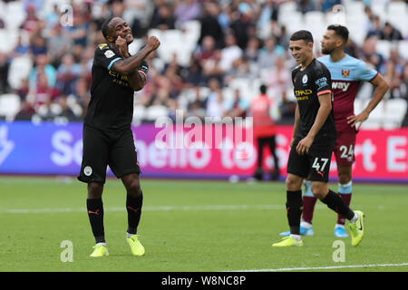 London, Großbritannien. 10 August, 2019. London, Großbritannien. 10 Aug, 2019. Fußball der englischen Premier League, West Ham United gegen Manchester City; Raheem Sterling von Manchester City feiert, als er erzielt sein 3. Für ein Hattrick machen es 0-5 in der Nachspielzeit - Streng redaktionelle Verwendung. Keine Verwendung mit nicht autorisierten Audio-, Video-, Daten-, Spielpläne, Verein/liga Logos oder "live" Dienstleistungen. On-line-in-Match mit 120 Bildern beschränkt, kein Video-Emulation. Credit: Aktion Plus Sport Bilder/Alamy leben Nachrichten Stockfoto