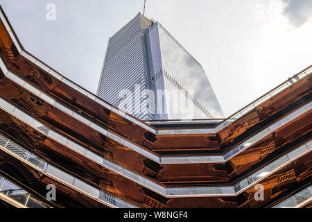 Das Schiff (Wabenförmigen Struktur), den Bau in der Mitte des öffentlichen Platz und Gärten am Hudson Yards. Manhattan West Side. New York Ci Stockfoto
