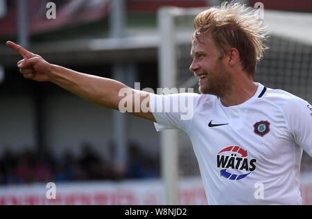 Nordhausen, Deutschland. 10 Aug, 2019. Fußball, DFB-Pokal, Wacker Nordhausen - FC Erzgebirge Aue, 1. Runde, im Albert-Kuntz-Sportpark. Aues Jan Hochscheidt ist glücklich über Sein Ziel auf 2:1. Credit: Hendrik Schmidt/dpa-Zentralbild/ZB-WICHTIGER HINWEIS: In Übereinstimmung mit den Anforderungen der DFL Deutsche Fußball Liga oder der DFB Deutscher Fußball-Bund ist es untersagt, zu verwenden oder verwendet Fotos im Stadion und/oder das Spiel in Form von Bildern und/oder Videos - wie Foto Sequenzen getroffen haben./dpa/Alamy leben Nachrichten Stockfoto