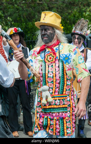 Cranbrook, Kent, Großbritannien. 10. August 2019. Morris tanzen zu Beginn der Broadstairs Folk Woche 2019. Urban Images-News/Alamy Stockfoto