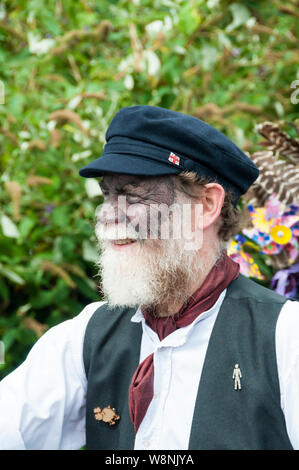 Cranbrook, Kent, Großbritannien. 10. August 2019. Morris tanzen zu Beginn der Broadstairs Folk Woche 2019. Urban Images-News/Alamy Stockfoto