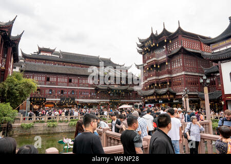 CHINA, Shanghai, 8. Mai 2019 - Tempel (Chenghuang Miao) Stadt Gottes top Touristen vor Ort in Shanghai China im Frühling Sommer Shopping Bereich Stockfoto