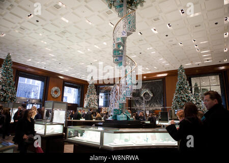 Tiffany & Co, Fifth Avenue, New York an Weihnachten Stockfoto