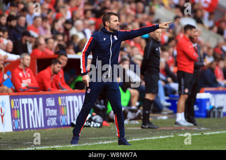 London, Großbritannien. 10 Aug, 2019. Stoke City Manager Nathan Jones in Aktion auf dem Touch. EFL Skybet Meisterschaft übereinstimmen, Charlton Athletic v Stoke City im Tal in London am Samstag, den 10. August 2019. Dieses Bild dürfen nur für redaktionelle Zwecke verwendet werden. Nur die redaktionelle Nutzung, eine Lizenz für die gewerbliche Nutzung erforderlich. Keine Verwendung in Wetten, Spiele oder einer einzelnen Verein/Liga/player Publikationen. pic von Steffan Bowen/Andrew Orchard sport Fotografie/Alamy Live news Credit: Andrew Orchard sport Fotografie/Alamy leben Nachrichten Stockfoto