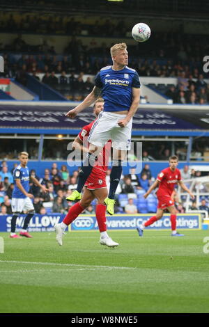 Birmingham, Großbritannien. 10 Aug, 2019. Kristian Pedersen von Birmingham City Köpfe klar während der Sky Bet Championship Match zwischen Birmingham und Bristol City im St. Andrews, Birmingham am Samstag, den 10. August 2019. (Foto: Simon Newbury | MI Nachrichten) nur die redaktionelle Nutzung, eine Lizenz für die gewerbliche Nutzung erforderlich. Foto darf nur für Zeitung und/oder Zeitschrift redaktionelle Zwecke Credit: MI Nachrichten & Sport/Alamy Live-Nachrichten verwendet werden. Stockfoto