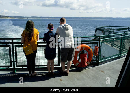 WA 17260-00 ... WASHINGTON - die Passagiere auf den coupeville Port Townsend Fähre. Stockfoto