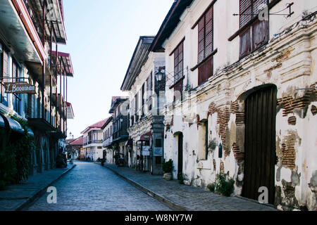 VIGAN, Philippinen - 14 Juli, 2019: Historische Stadt Vigan. Vigan ist ein UNESCO-Weltkulturerbe. Denn es ist eines der wenigen spanischen Kolonialstadt Stockfoto