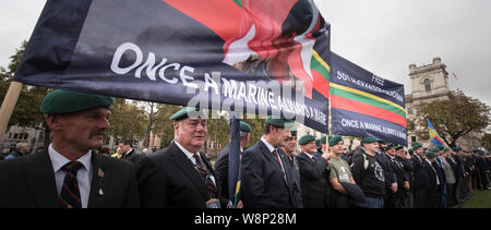 Parliament Square, London, UK. 28. Oktober 2015. Hunderte von Fans versammeln sich in Parliament Square London Gerechtigkeit für die Royal Marines Serg zu verlangen. Stockfoto